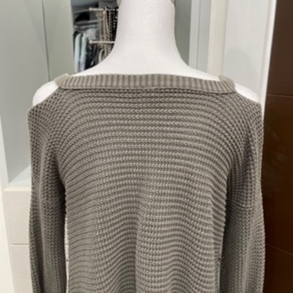 Free People Cold Shoulder Top - Picture 5 of 7